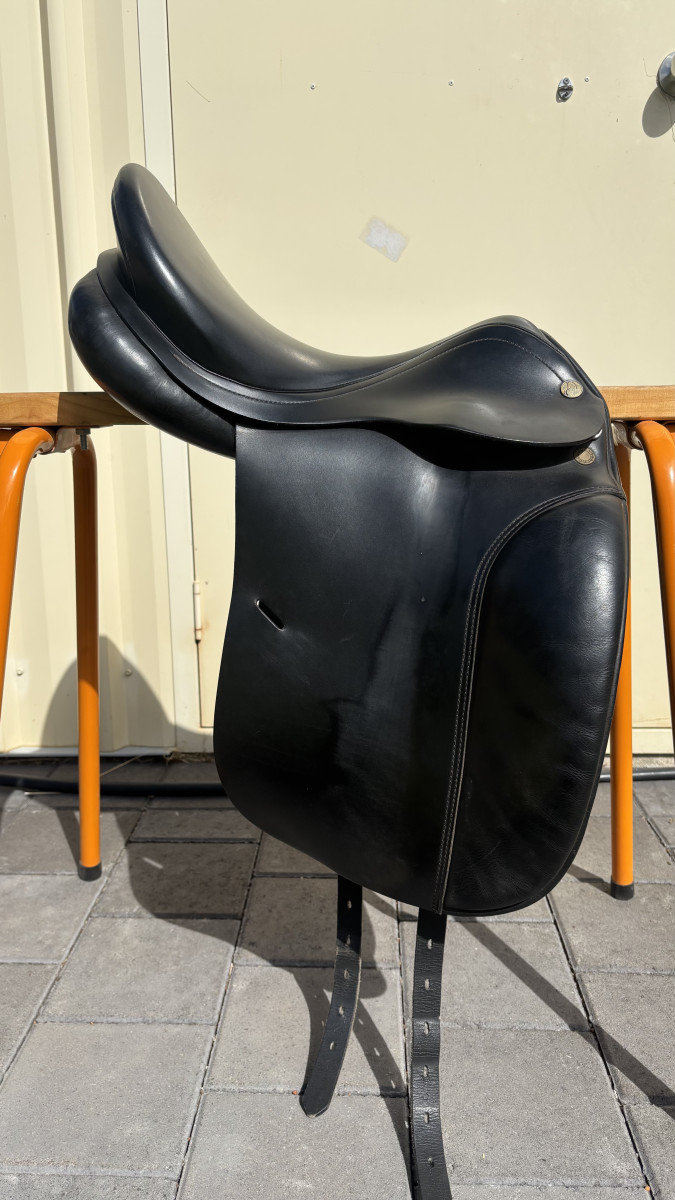 Prestige Dressage Saddle