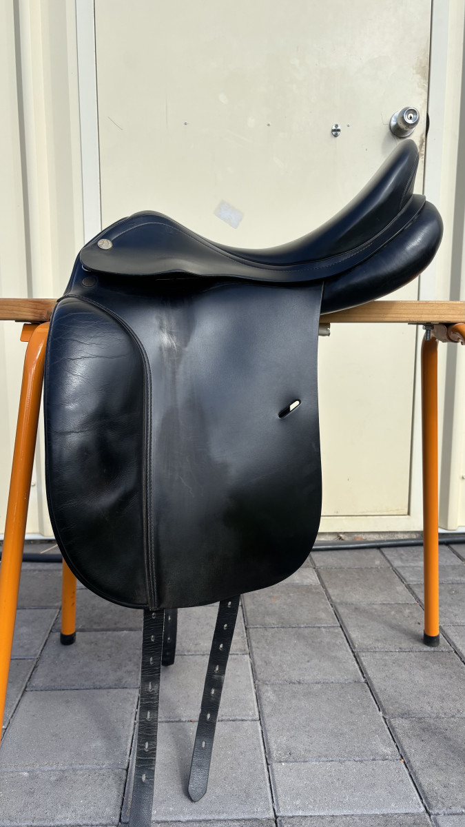 Prestige Dressage Saddle - Image 4
